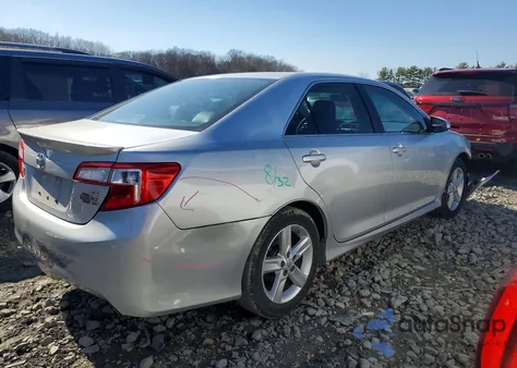 2012 Toyota Camry Se z USA, uszkodzony, nr VIN 4T1BF1FK8CU185753